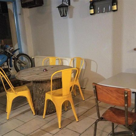 L'Auberge Des Voyageurs Menigoute Ngoại thất bức ảnh